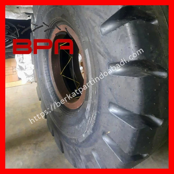 Reach Stacker Advance tires 18.00 - 25 - 40PR - IND4