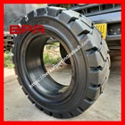 Solid Diamond Forklift Tires 28 x 9 - 15 - ( 8.15 - 15 ) 3